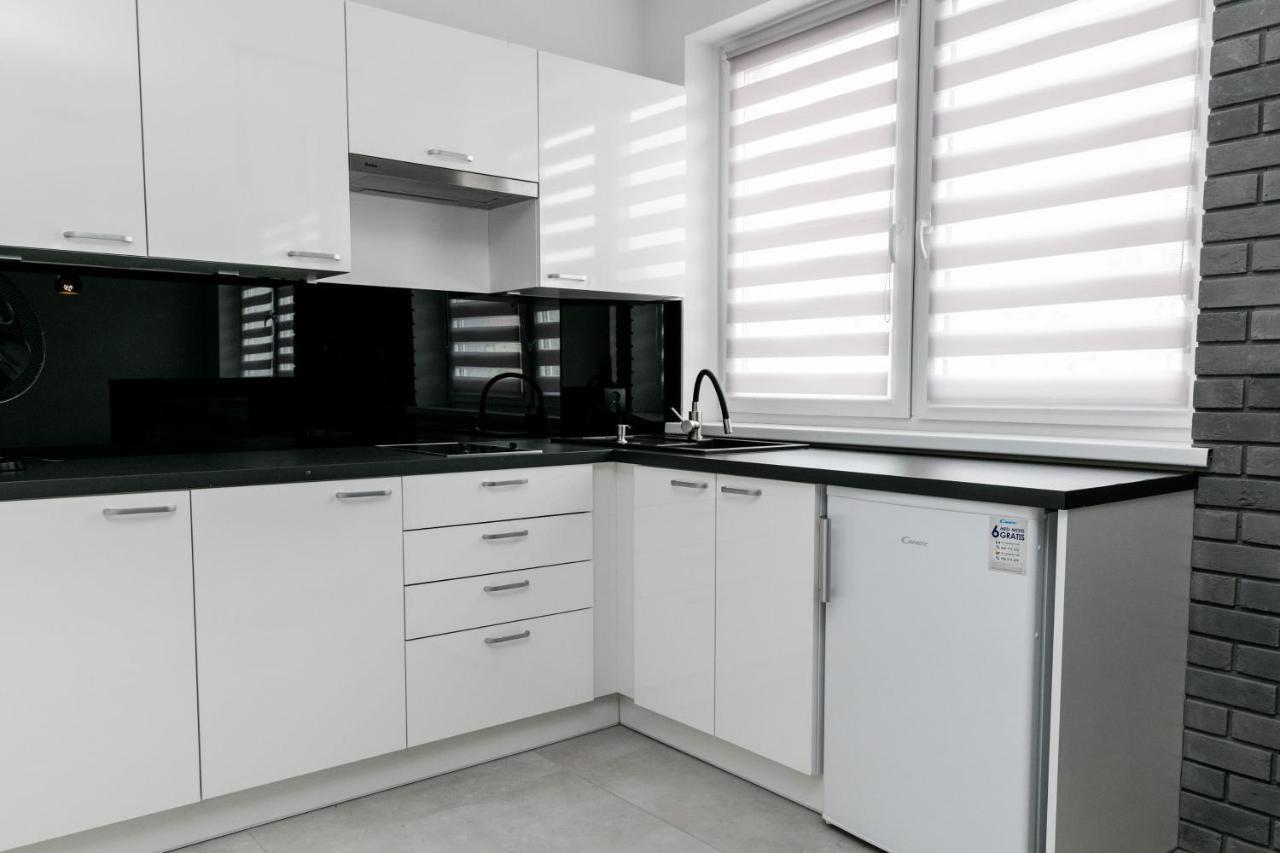Apartament Z Lozem Malzenskim - Bezplatny Parking Poznań Exterior foto